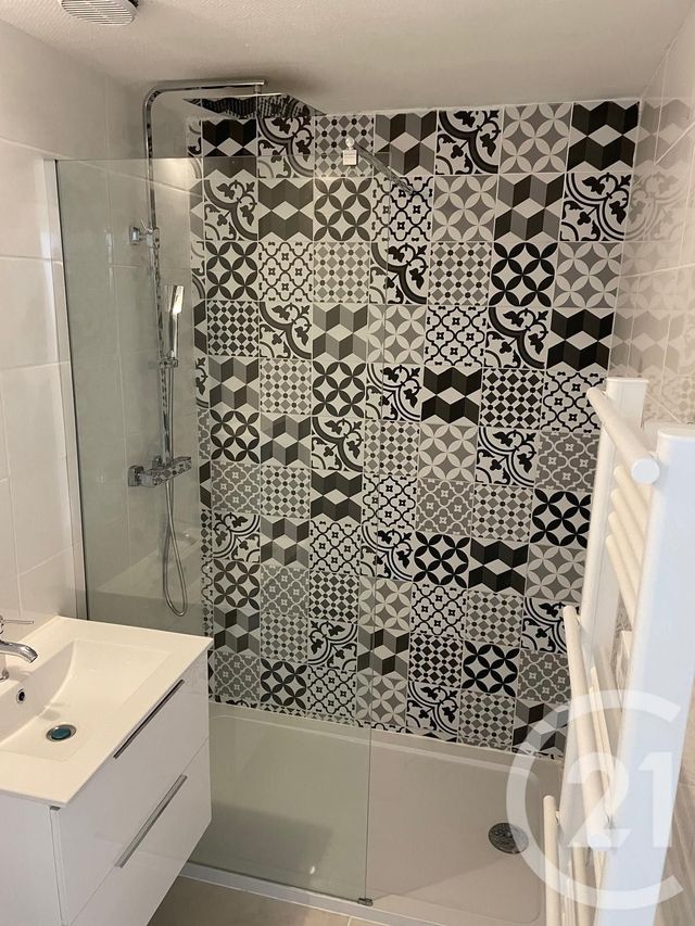 Appartement F2 bis à vendre - 3 pièces - 43.43 m2 - EVIAN LES BAINS - 74 - RHONE-ALPES - Century 21 Chablais - Léman