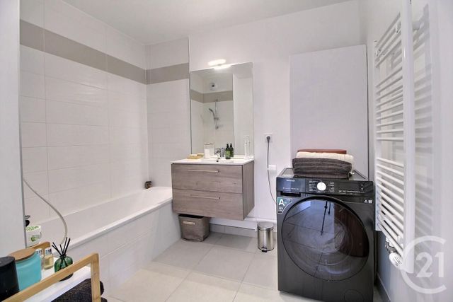 Appartement T2 à vendre - 2 pièces - 45.82 m2 - EVIAN LES BAINS - 74 - RHONE-ALPES - Century 21 Chablais - Léman