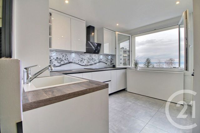 Appartement F4 à vendre - 4 pièces - 91.89 m2 - EVIAN LES BAINS - 74 - RHONE-ALPES - Century 21 Chablais - Léman