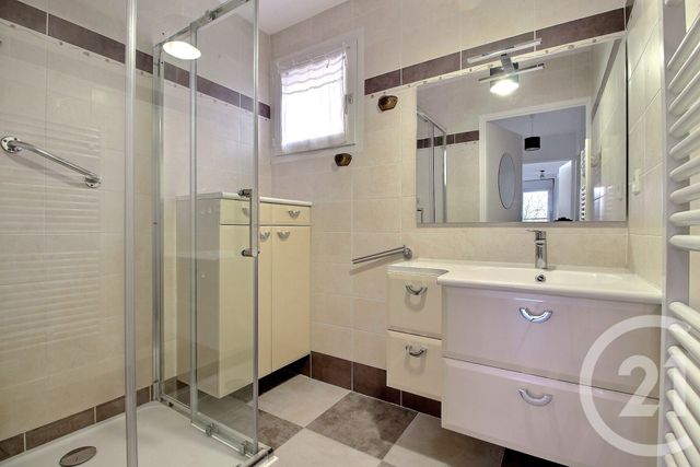 Appartement T5 à louer - 5 pièces - 102.89 m2 - PUBLIER - 74 - RHONE-ALPES - Century 21 Chablais - Léman