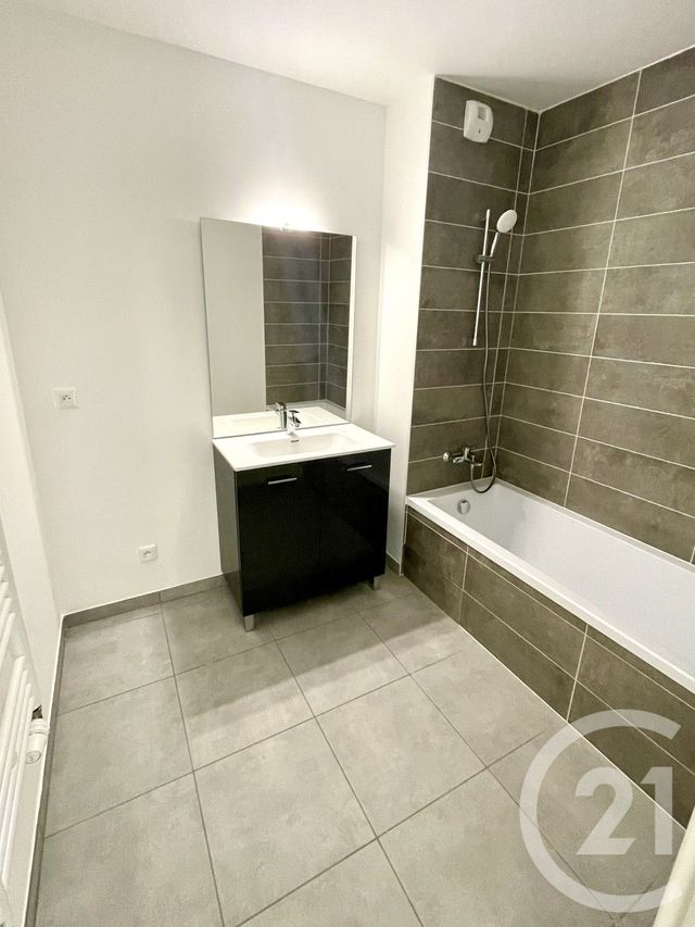 Appartement F3 à louer - 3 pièces - 60.41 m2 - LYAUD - 74 - RHONE-ALPES - Century 21 Chablais - Léman