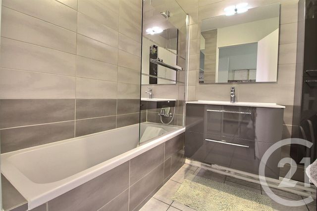 Appartement F4 à vendre - 4 pièces - 79.65 m2 - PUBLIER - 74 - RHONE-ALPES - Century 21 Chablais - Léman