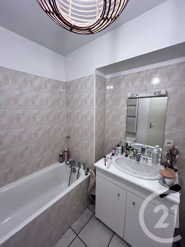 Appartement F2 à louer - 2 pièces - 49.46 m2 - EVIAN LES BAINS - 74 - RHONE-ALPES - Century 21 Chablais - Léman