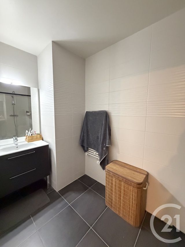 Appartement T3 à louer - 3 pièces - 55.24 m2 - EVIAN LES BAINS - 74 - RHONE-ALPES - Century 21 Chablais - Léman