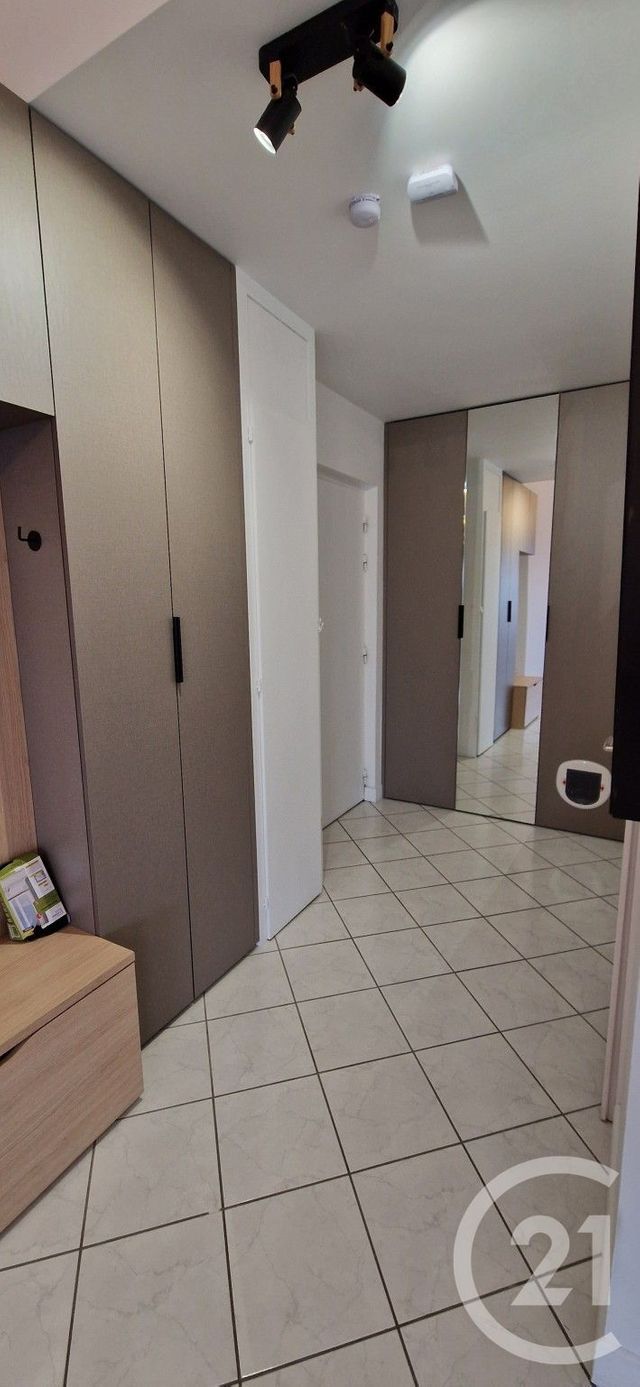 Appartement T3 à louer - 3 pièces - 82.21 m2 - EVIAN LES BAINS - 74 - RHONE-ALPES - Century 21 Chablais - Léman