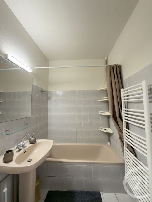 Appartement T1 à louer - 1 pièce - 28.83 m2 - EVIAN LES BAINS - 74 - RHONE-ALPES - Century 21 Chablais - Léman