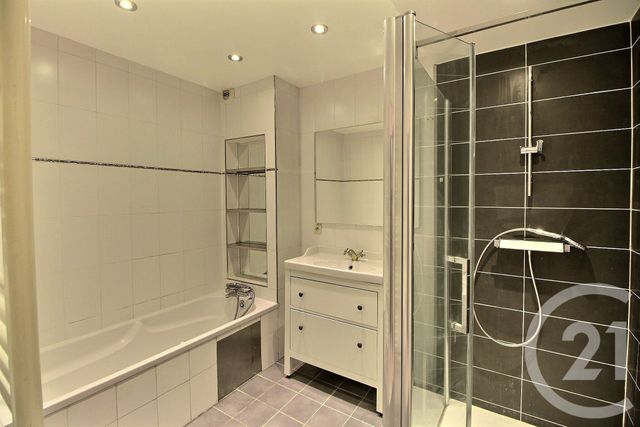 Appartement T3 à louer - 3 pièces - 68.66 m2 - EVIAN LES BAINS - 74 - RHONE-ALPES - Century 21 Chablais - Léman