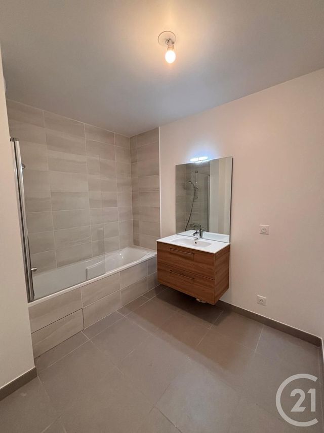 Appartement F3 à louer - 3 pièces - 67.8 m2 - THONON LES BAINS - 74 - RHONE-ALPES - Century 21 Chablais - Léman