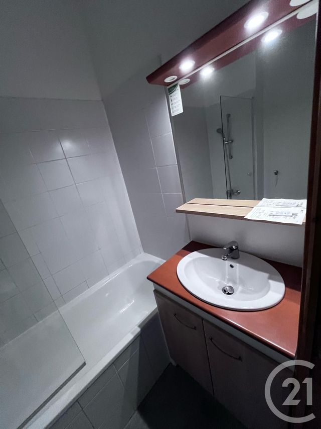 Appartement F3 à louer - 3 pièces - 47.28 m2 - EVIAN LES BAINS - 74 - RHONE-ALPES - Century 21 Chablais - Léman