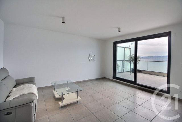 Appartement T2 à louer - 2 pièces - 56.21 m2 - ST GINGOLPH - 74 - RHONE-ALPES - Century 21 Chablais - Léman